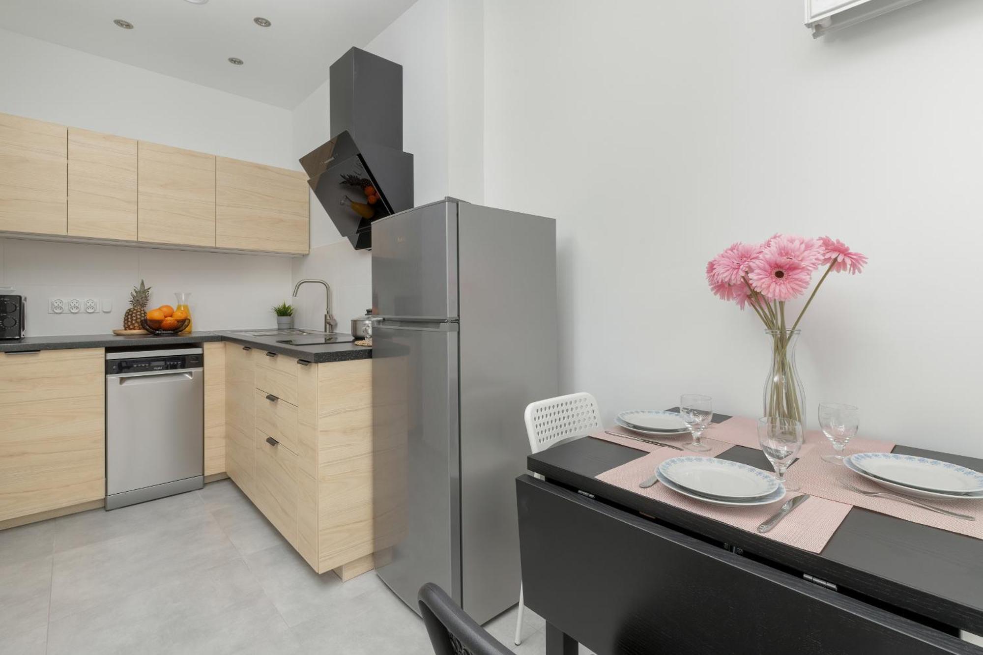 Cosy In Center By Renters Apartament