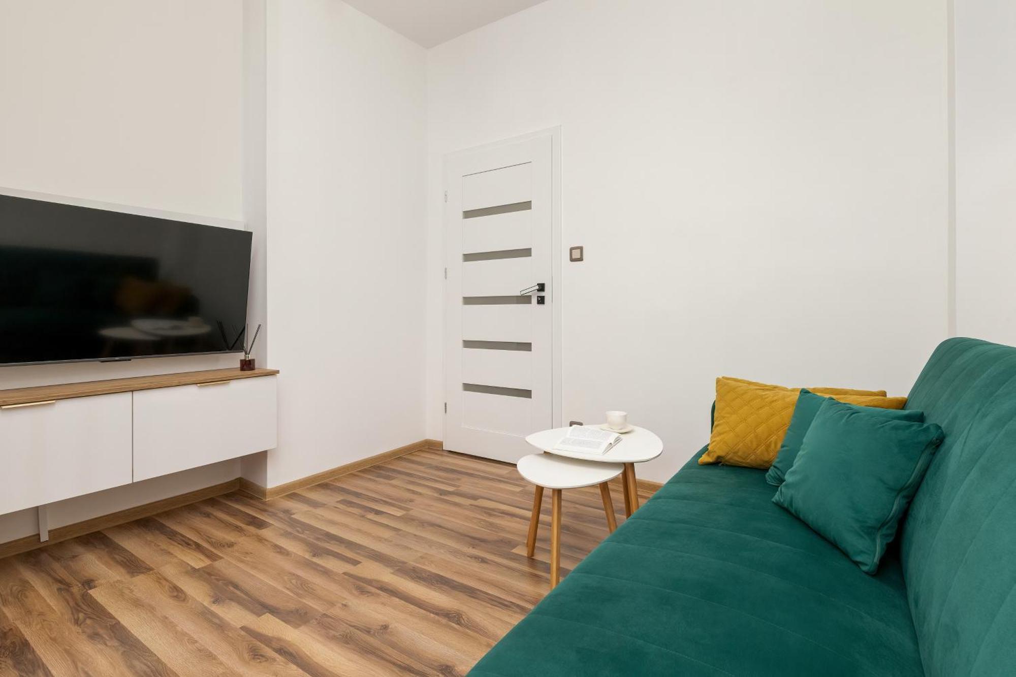 Cosy In Center By Renters Apartament